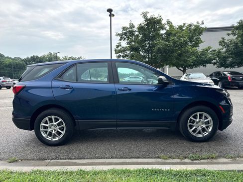 Used 2022 Chevrolet Equinox LS AWD/4WD image 4