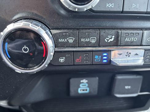 Used 2024 Ford F350 Lariat w/ Camper Package image 28