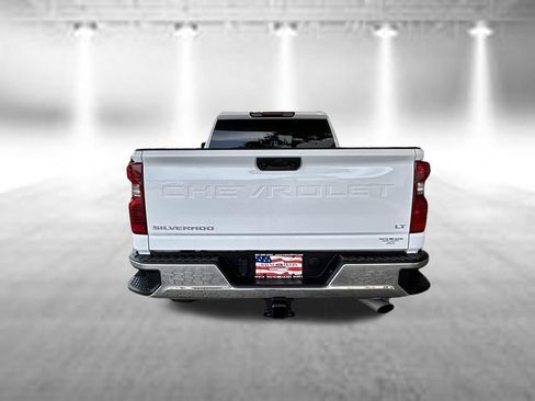 Used 2025 Chevrolet Silverado 2500 LT w/ Convenience Package AWD/4WD image 5