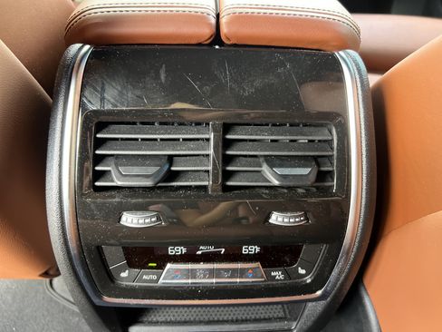 Used 2025 BMW X7 xDrive40i w/ Executive Package AWD/4WD image 39
