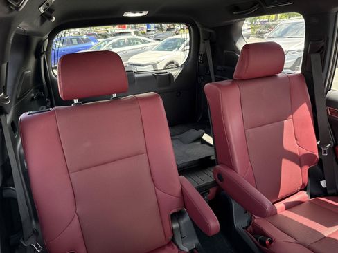 Used 2023 Lexus GX 460 Premium w/ Accessory Package AWD/4WD image 30
