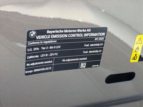 Certified 2025 BMW i7 eDrive50 RWD image 28
