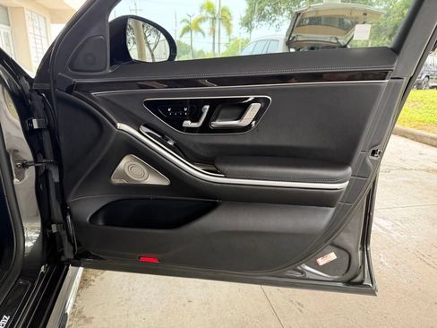 Used 2023 Mercedes-Benz S 500 4MATIC w/ AMG Line image 24