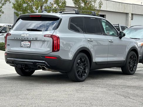 Used 2022 Kia Telluride SX w/ SX Prestige Package AWD/4WD image 3