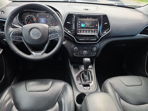 Used 2019 Jeep Cherokee Limited FWD image 9