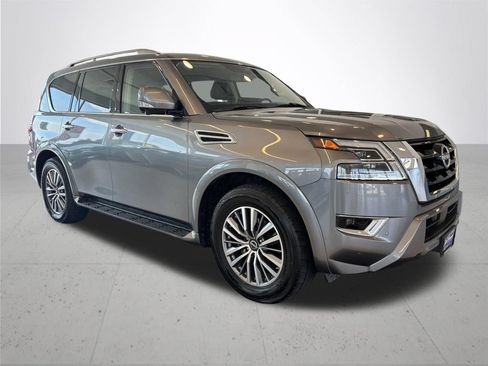 Used 2024 Nissan Armada SL w/ Captain's Chairs Package AWD/4WD image 5