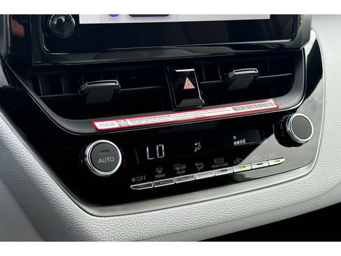 Used 2026 Toyota Corolla SE w/ SE Premium Package FWD image 21