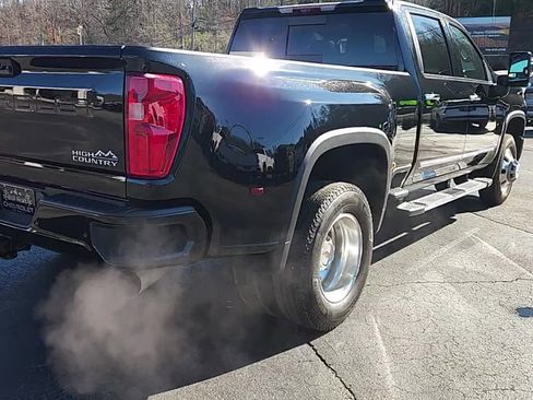 Used 2025 Chevrolet Silverado 3500 High Country w/ High Country Premium Package image 7