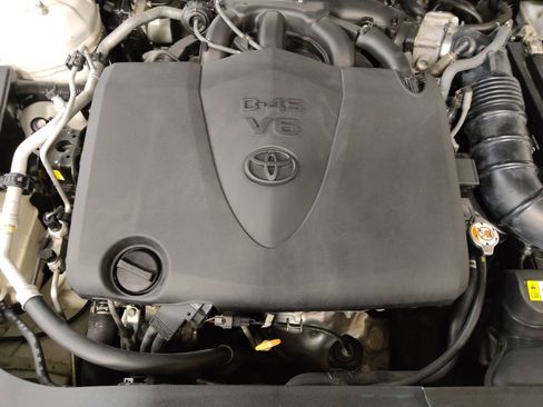 Used 2018 Toyota Camry XSE w/ Driver Assist Package image 30