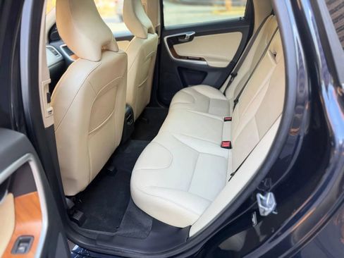 Used 2017 Volvo XC60 T6 Inscription w/ Climate Package AWD/4WD image 28
