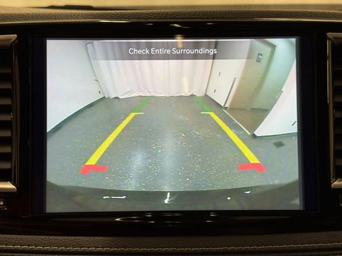 Used 2025 Chrysler Pacifica Limited FWD image 16
