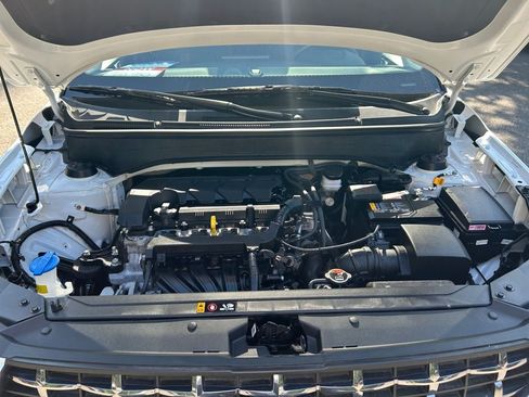 Used 2025 Hyundai Venue SEL FWD image 29