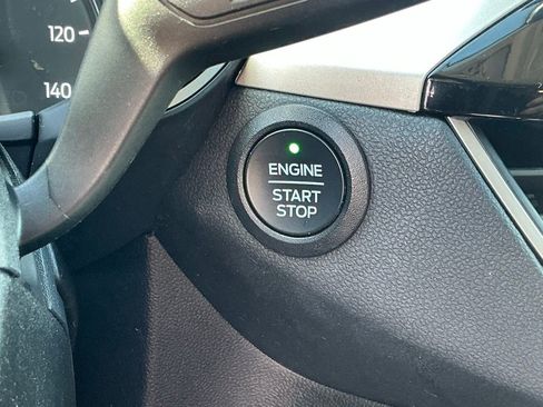 Used 2022 Ford Escape SE FWD image 34