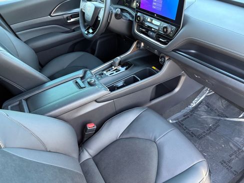 New 2026 Toyota Grand Highlander MAX Limited image 15