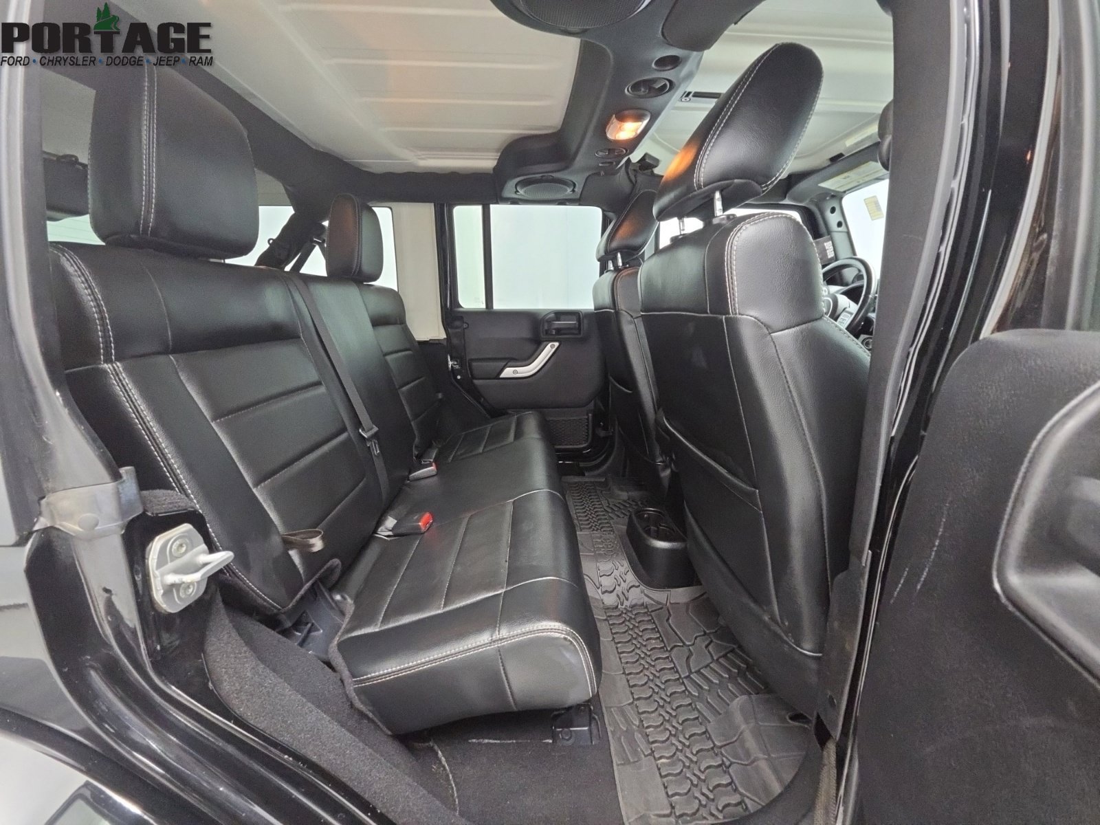 Used 2012 Jeep Wrangler Unlimited Sahara w/ Connectivity Group AWD/4WD image 35