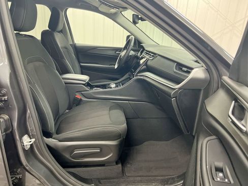 Used 2023 Jeep Grand Cherokee L Laredo w/ Luxury Tech Group I AWD/4WD image 21