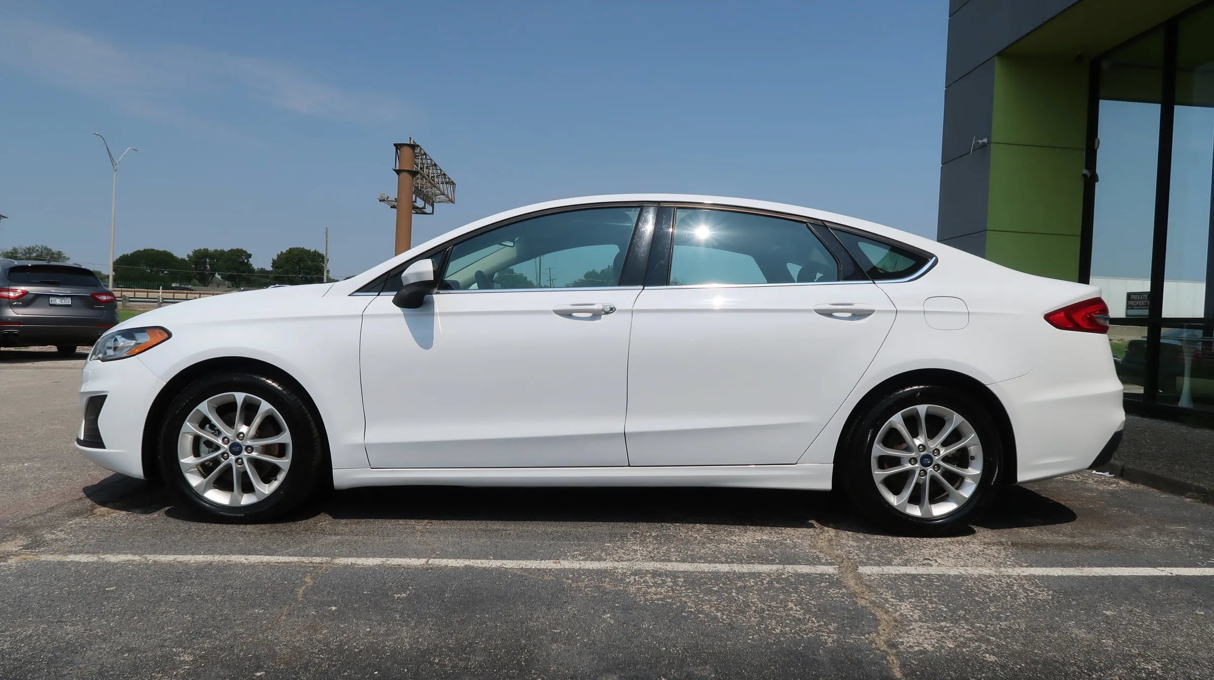 Used 2019 Ford Fusion SE FWD image 7