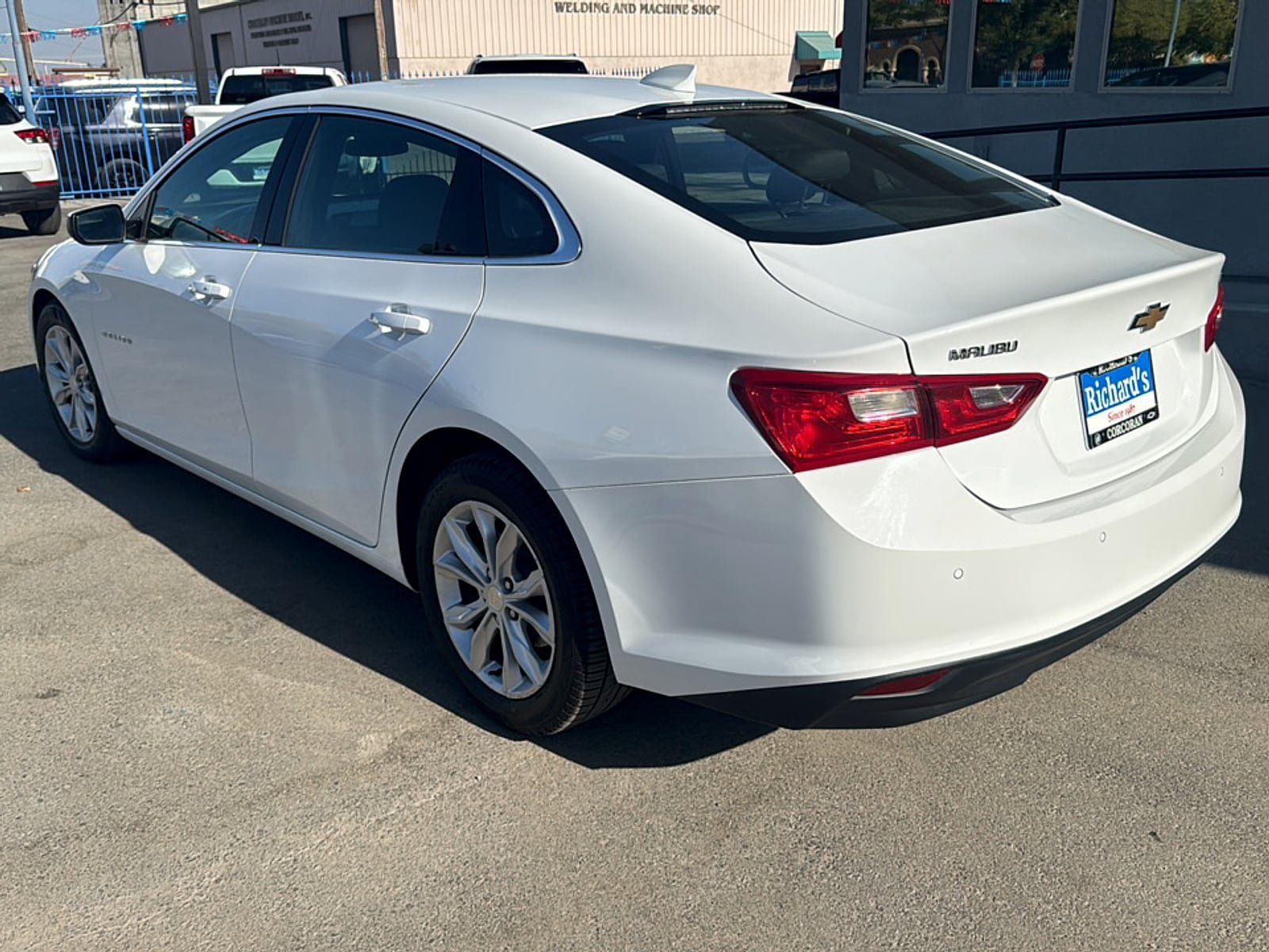 Used 2025 Chevrolet Malibu LT FWD image 3