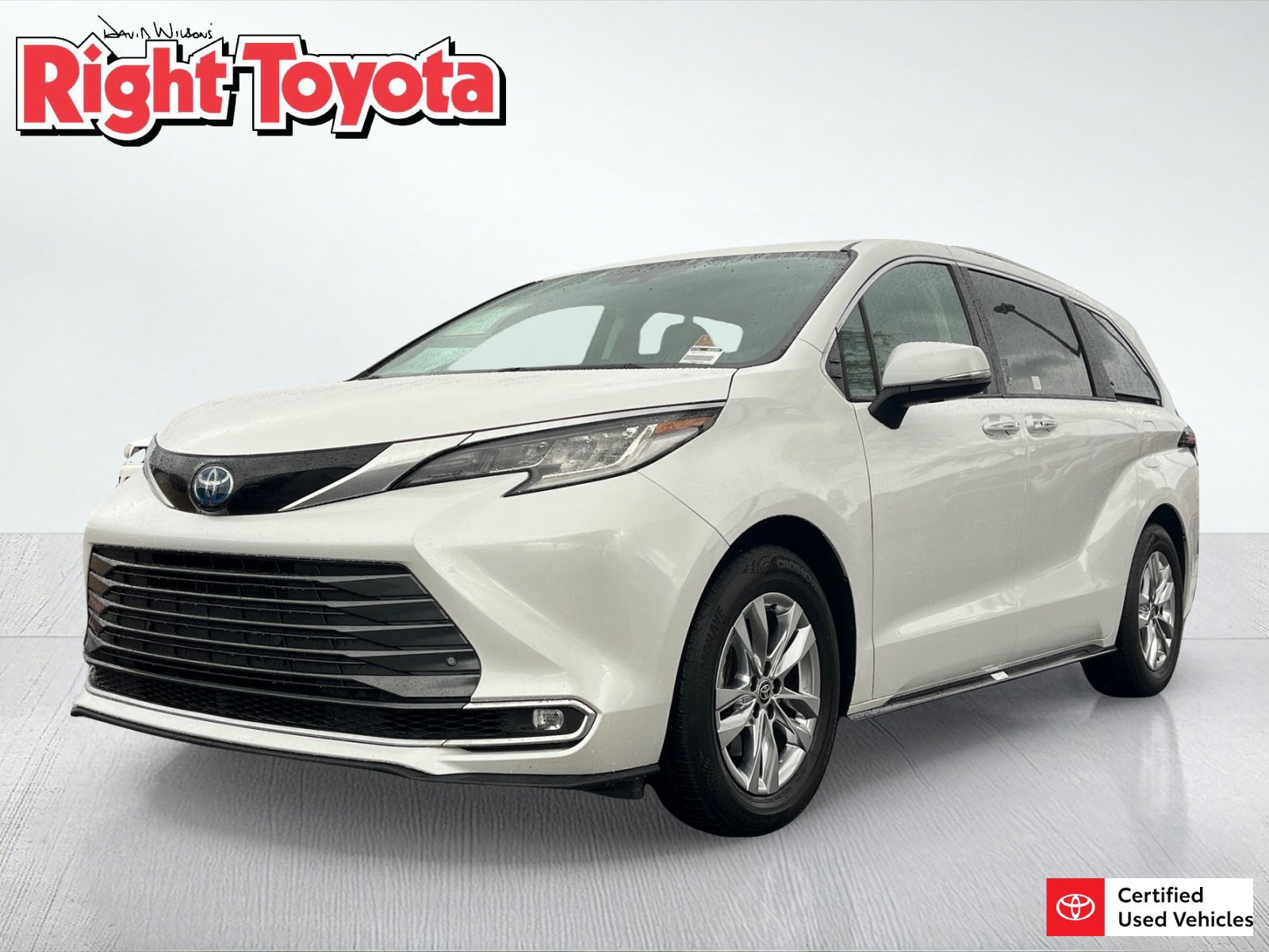 Certified 2023 Toyota Sienna Limited FWD image 1