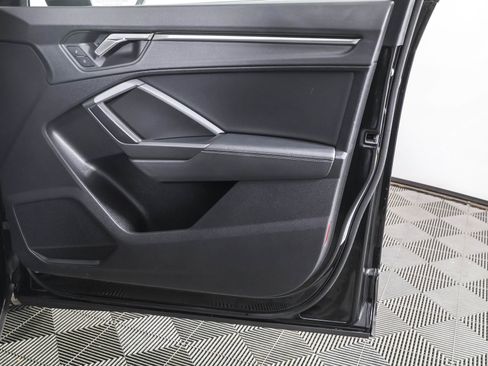 Used 2022 Audi Q3 2.0T Premium w/ Black Optic Sport Package image 49