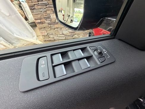 Used 2024 Land Rover Discovery Sport Dynamic SE AWD/4WD image 33