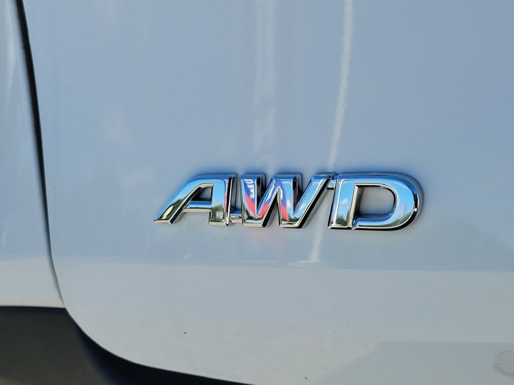 Used 2024 Toyota Sienna LE AWD/4WD image 7