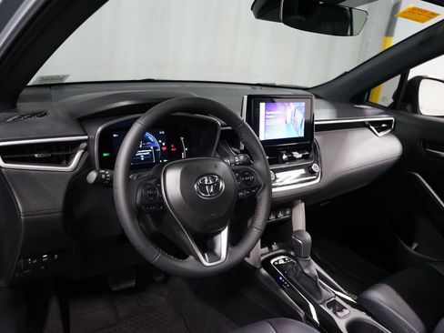 Used 2025 Toyota Corolla Cross AWD Hybrid w/ Convenience Package image 11