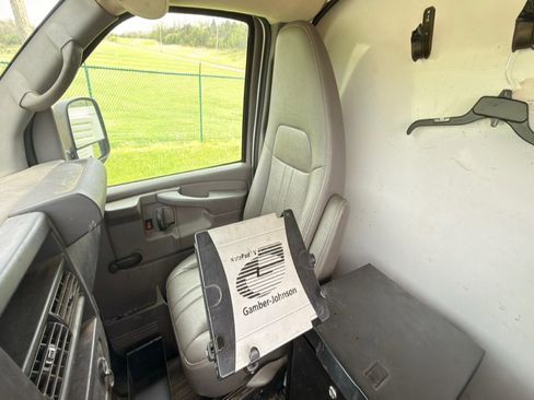 Used 2012 Chevrolet Express 3500 RWD image 14