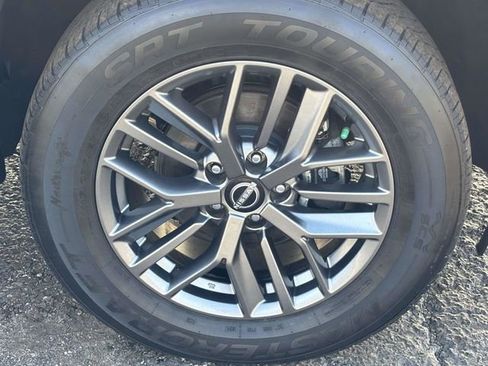 Used 2023 Nissan Rogue S image 26