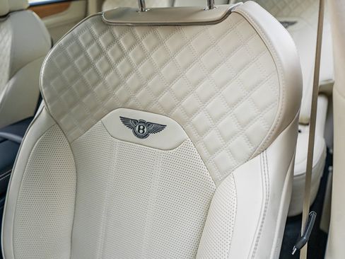 Certified 2023 Bentley Bentayga AWD/4WD image 29