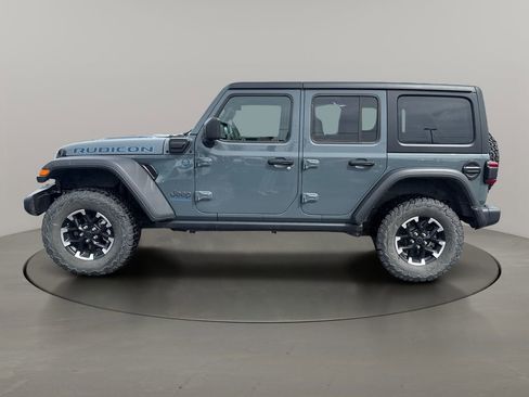 Used 2025 Jeep Wrangler Unlimited Rubicon 4xe w/ Safety Group AWD/4WD image 4