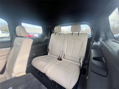 Used 2023 Jeep Grand Cherokee L Limited image 33