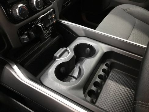 Used 2022 RAM 1500 Big Horn AWD/4WD image 32