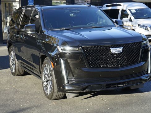 Used 2021 Cadillac Escalade Sport w/ Driver Assist Tech Package image 5