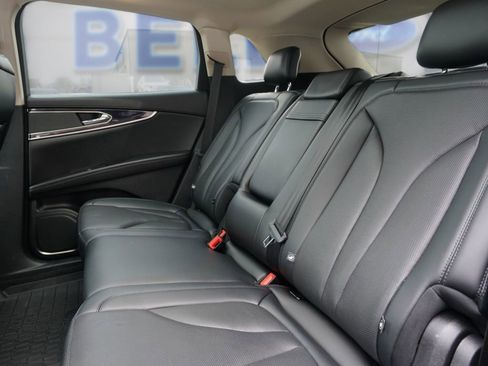 Used 2023 Lincoln Nautilus Reserve image 25