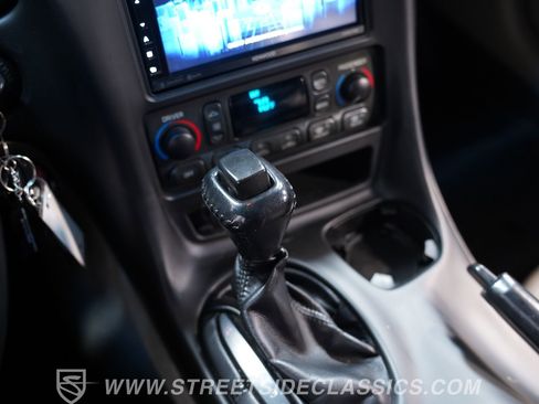 Used 2004 Chevrolet Corvette Convertible w/ Preferred Equipment Group RWD image 34