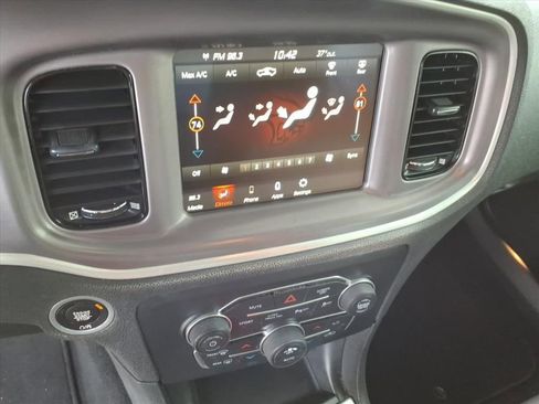 Used 2022 Dodge Charger SXT w/ Blacktop Package image 33