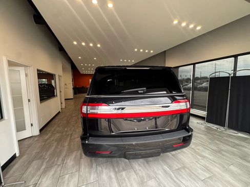 Used 2019 Lincoln Navigator L Reserve w/ Cargo Package AWD/4WD image 14
