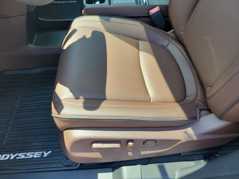 New 2026 Honda Odyssey Touring image 27