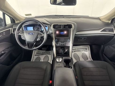 Used 2019 Ford Fusion SE image 22