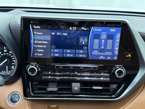 Used 2021 Toyota Highlander Platinum image 20