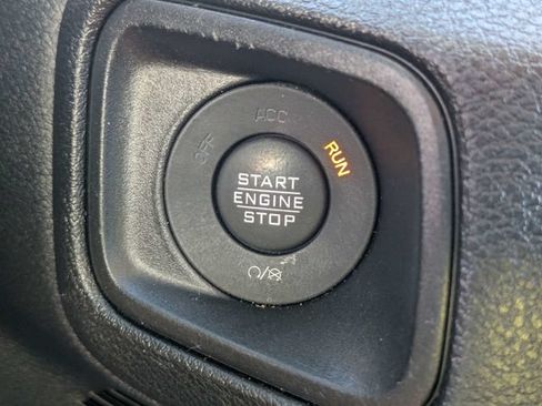 Used 2024 Jeep Gladiator Sport AWD/4WD image 31