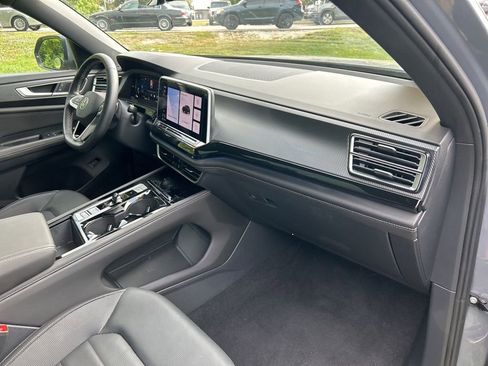 Used 2025 Volkswagen Atlas Cross Sport SEL image 39