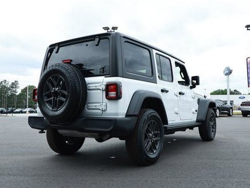 Used 2024 Jeep Wrangler Unlimited Sport AWD/4WD image 6