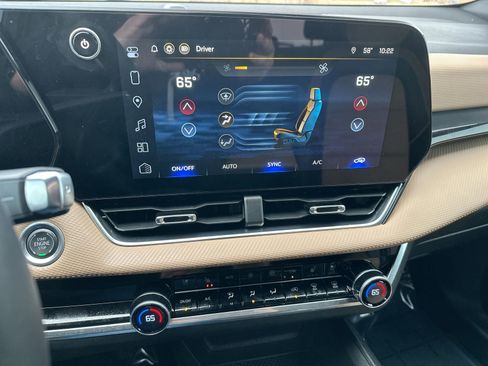 Used 2025 Chevrolet Equinox ACTIV w/ Safety and Technology Package image 19