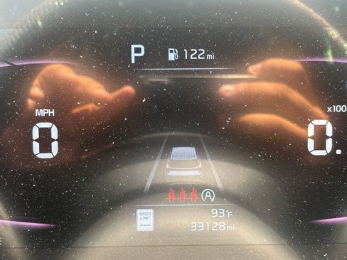 Used 2023 Kia Sportage EX FWD image 9