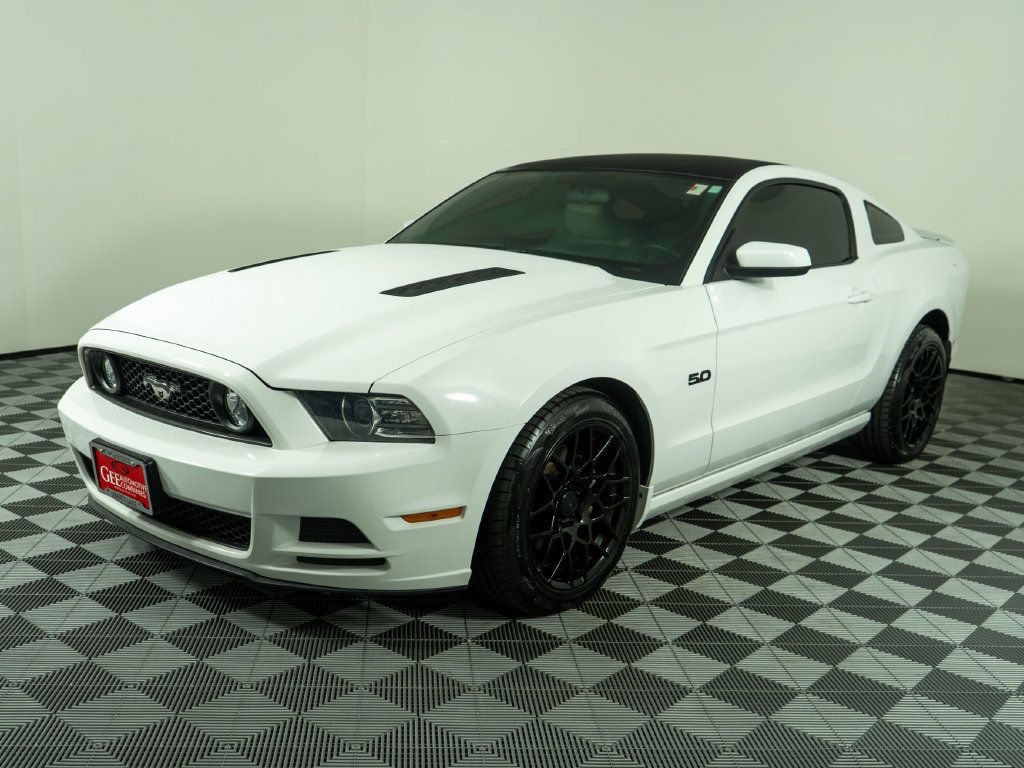 Used 2014 Ford Mustang GT RWD image 3