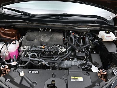 Used 2023 Toyota Sienna XLE image 18