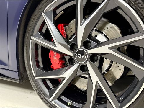 Used 2021 Audi R8 V10 w/ Premium Package RWD image 35