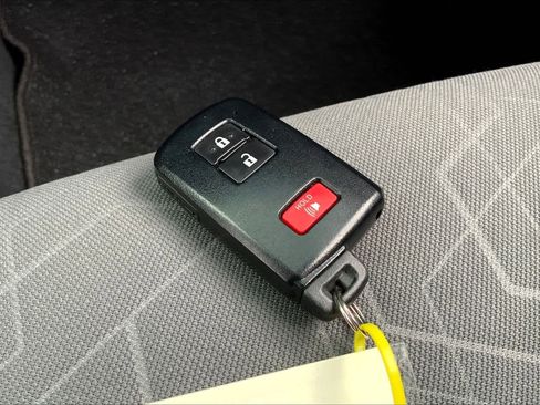 Used 2022 Toyota Tacoma TRD Sport w/ Technology Package RWD image 14
